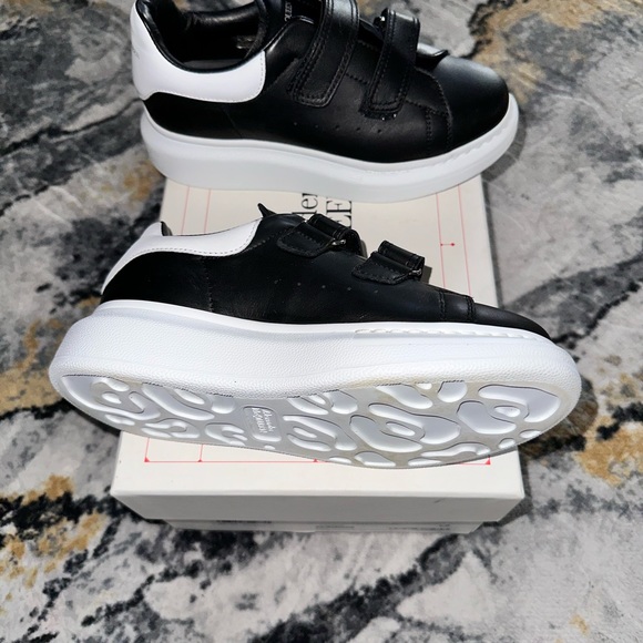 Alexander McQueen 33.5/2.5 US - Picture 2 of 7